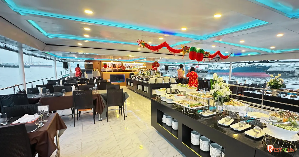 บรรยากาศภายในเรือสำราญเจ้าพระยา Unicorn Cruise